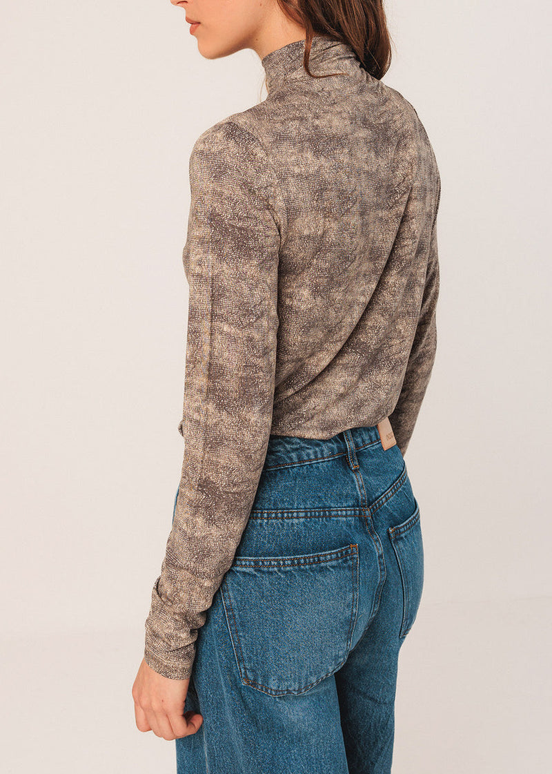 Indi & Cold Print Shirt in charcoal