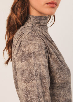 Indi & Cold Print Shirt in charcoal