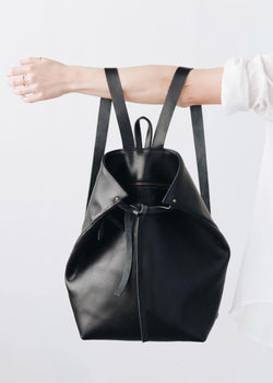 The Folded Leather Backpack Black