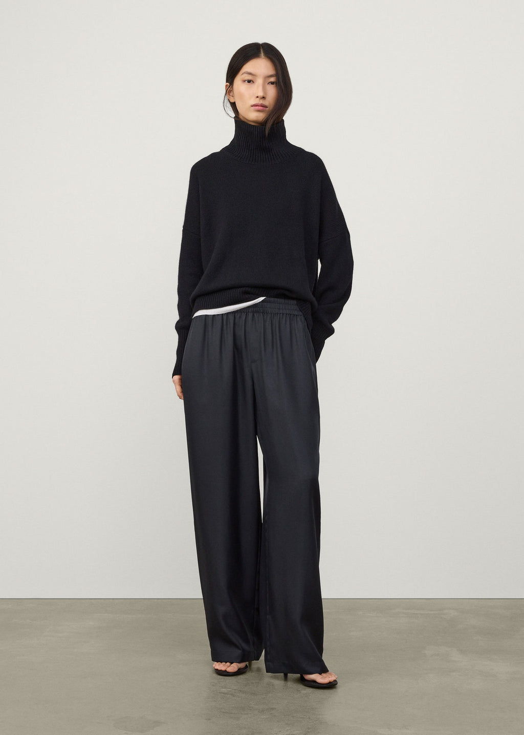 Lisa Yang Silk Track Pants Trousers Midnight – Mabel and Moss
