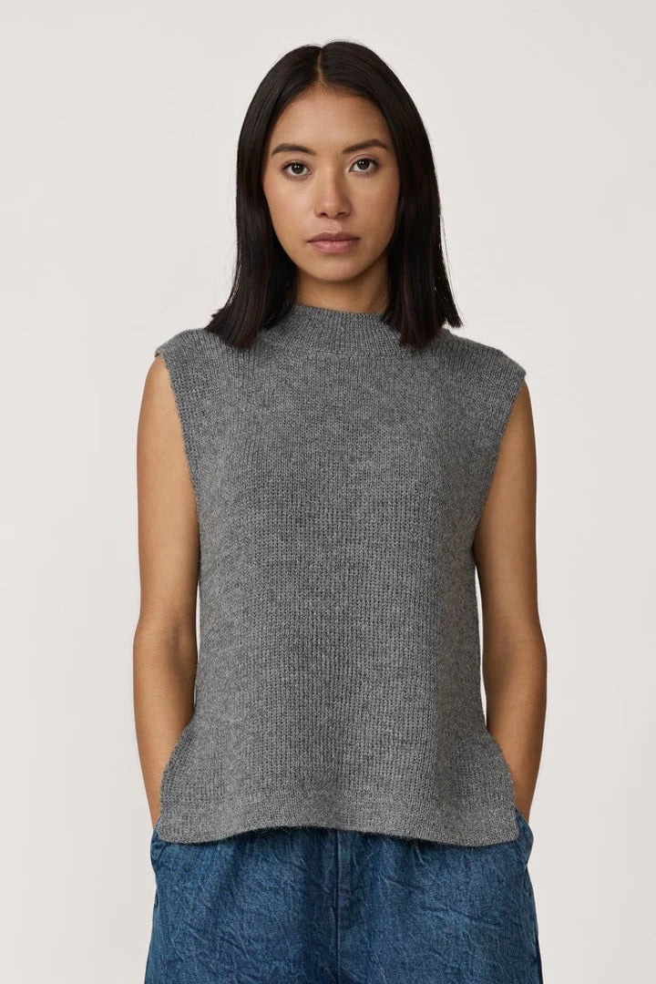 Laude the Label Mockneck Sweater Vest in Charcoal