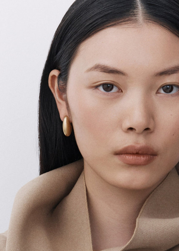 Otiumberg Pebble Stud Earrings in 14 kt Gold Vermeil