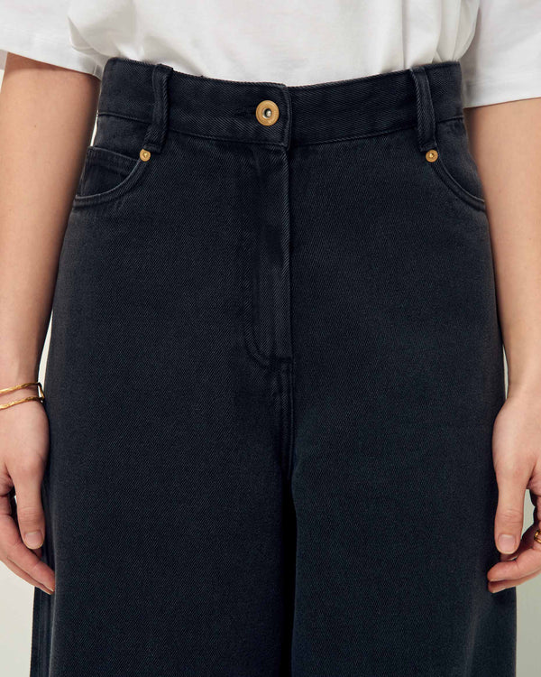 Sessun Dalt Jean in Black