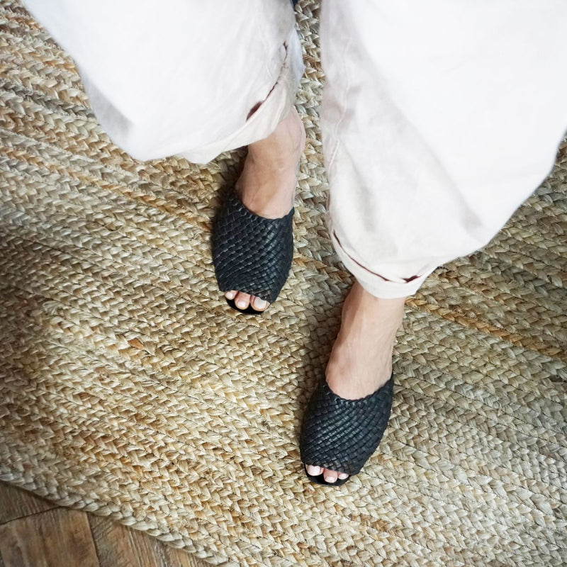 Either Or Woven Miel Mule in Black