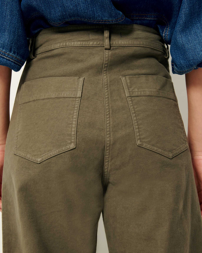 Hudpeach Semi-Wide Crop Pants in Olive