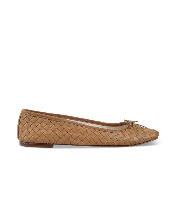 By Milaner Nicole Ballet Flat in Woven Leather Caramel