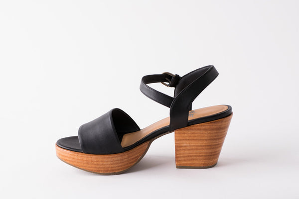 Fortress Hannah Clog in Black