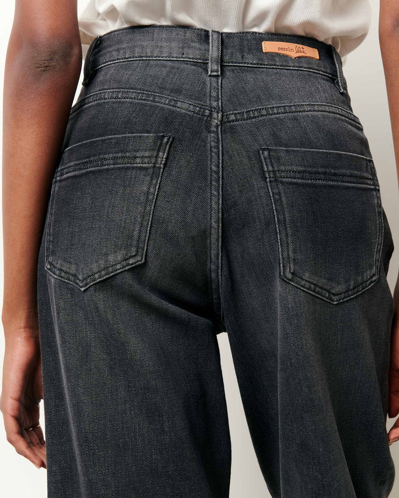 Bay Cruise Boyfriend Jeans | Brocken Black