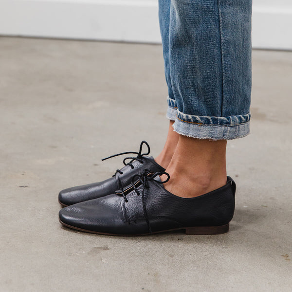 either or black oxford shoes
