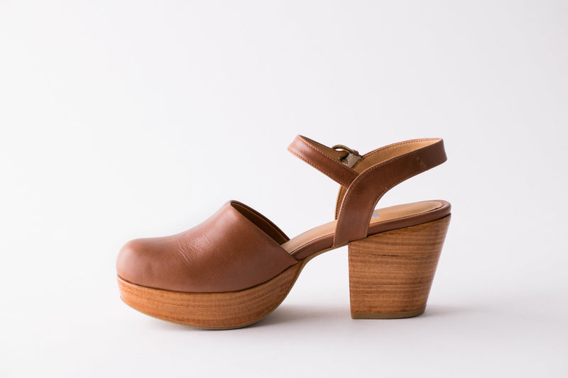 Fortress Willow Clog | Whiskey